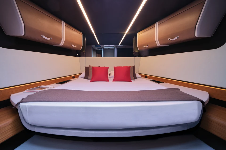 Yacht image 11