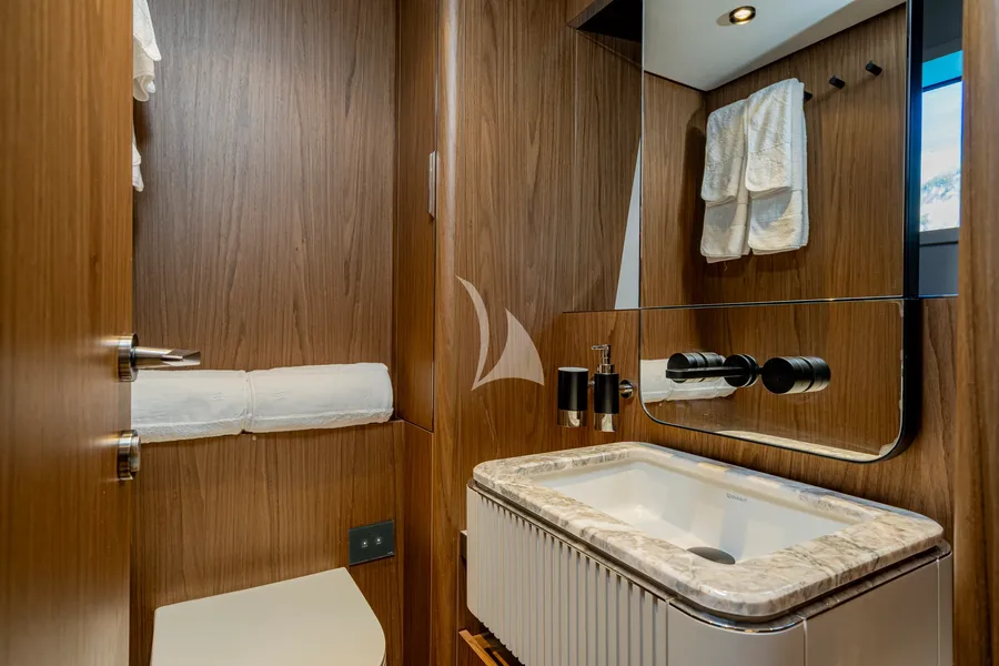 SEA DIAMOND, photos 2