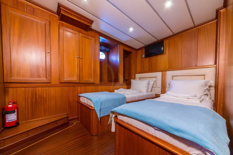 DEA DEL MARE, cabins 4