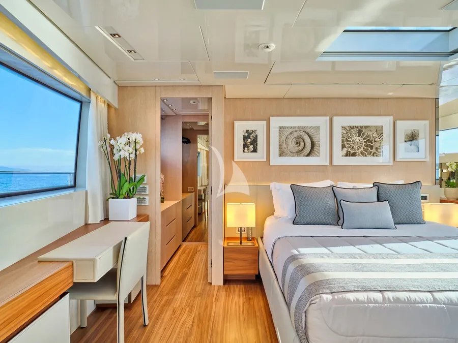 GOLDEN YACHT, photos 3