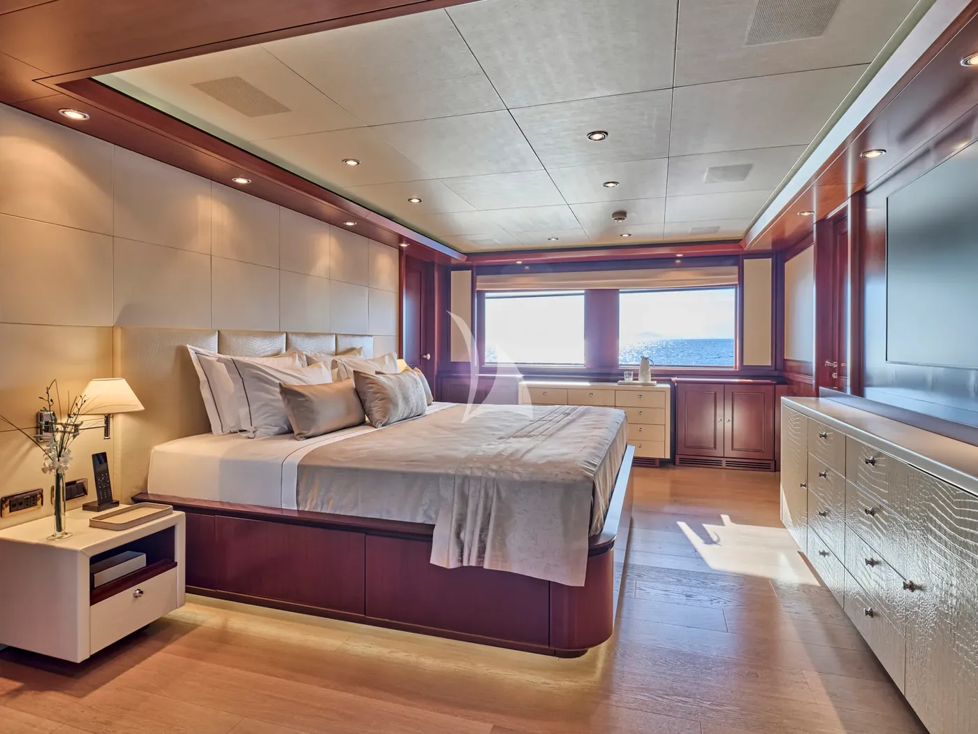 PALATIAL, cabins 1