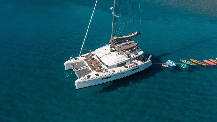 ELVIRA 52, photos 2