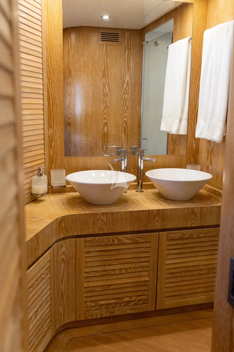 LE ONE, cabins 6