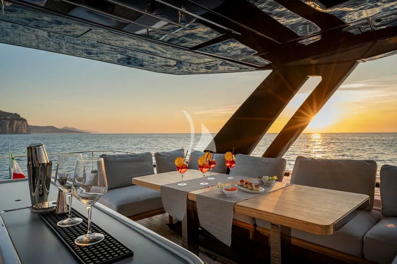 SEA DIAMOND, inside 2
