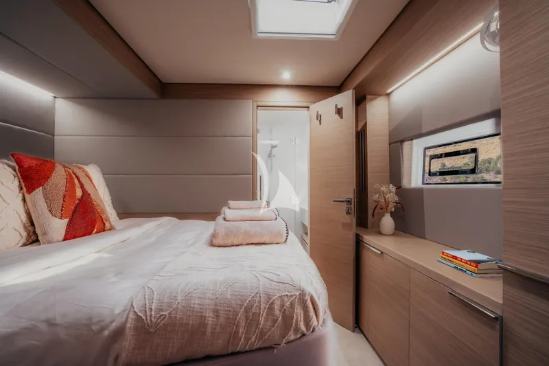 ALMOSTA ROAD, cabins 3
