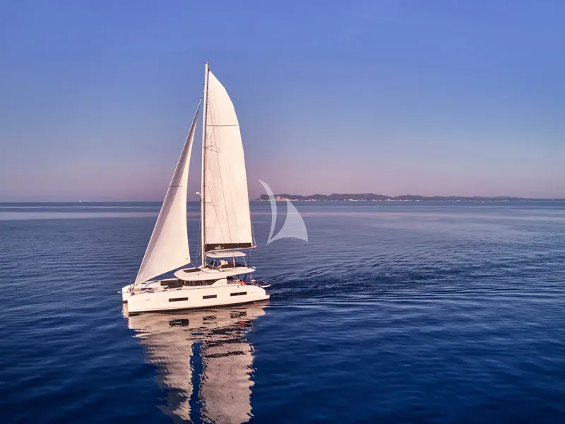 AZUL, on deck 6