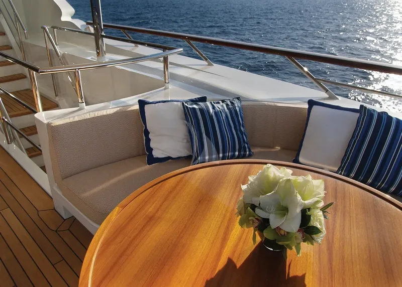 LADY DEE, on deck 3