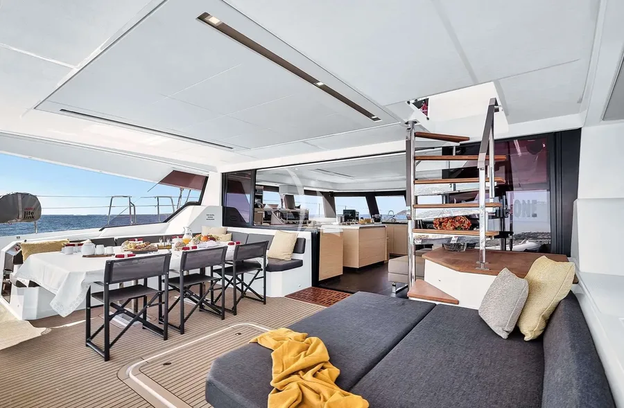 NEOW, photos 4
