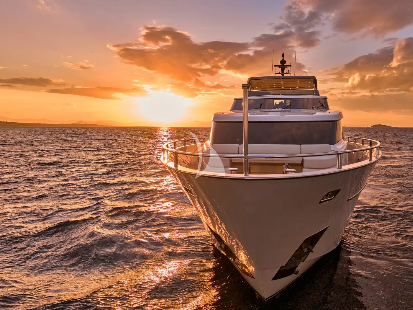 GOLDEN YACHT, photos 1