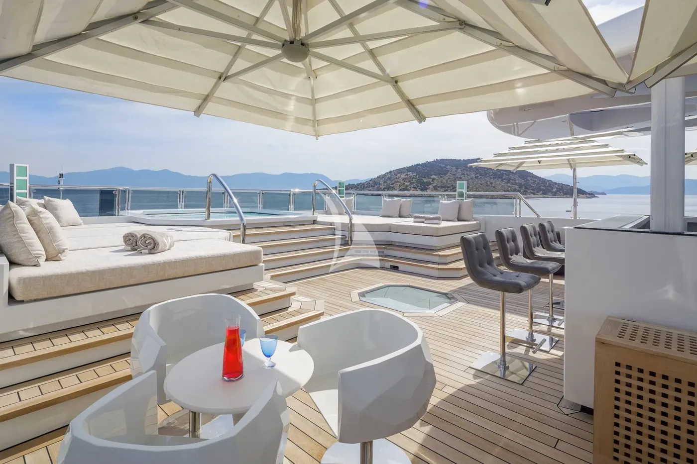 LADY VERA, on deck 1