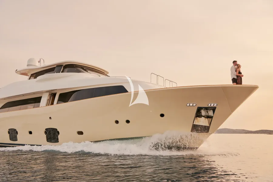 FERRETTI, photos 4
