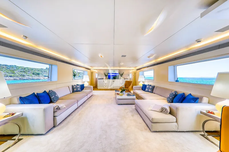 ANAVI, inside 6