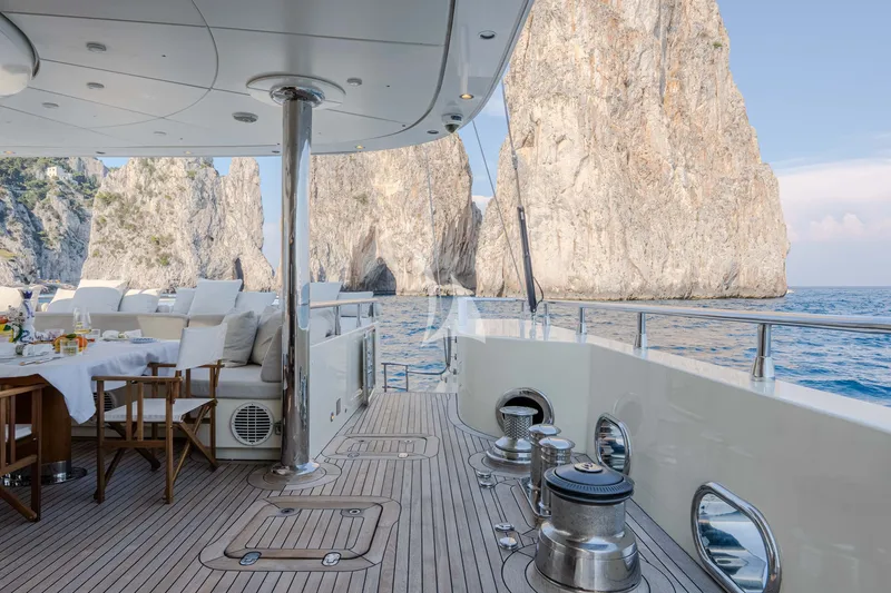 ARESTEAS, on deck 4