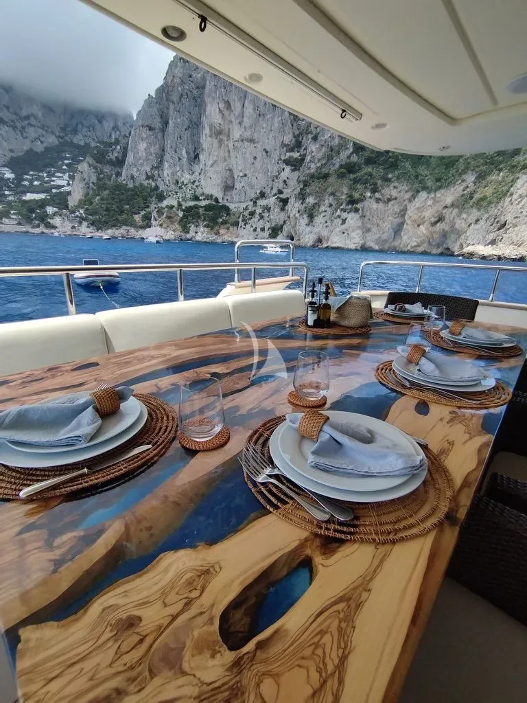 OCEAN DELTA 11, inside 1