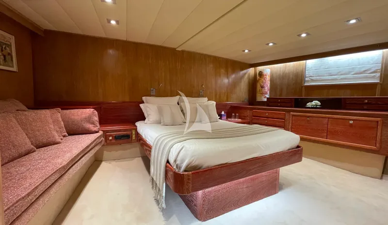 LADY JERSEY, cabins 4
