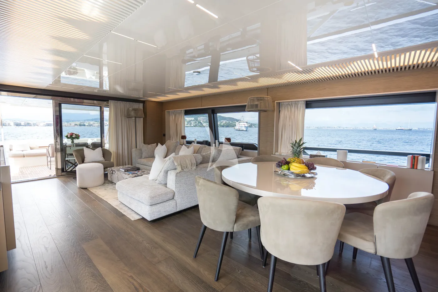ASTONSEA (EX NINETEEN 42), inside 2