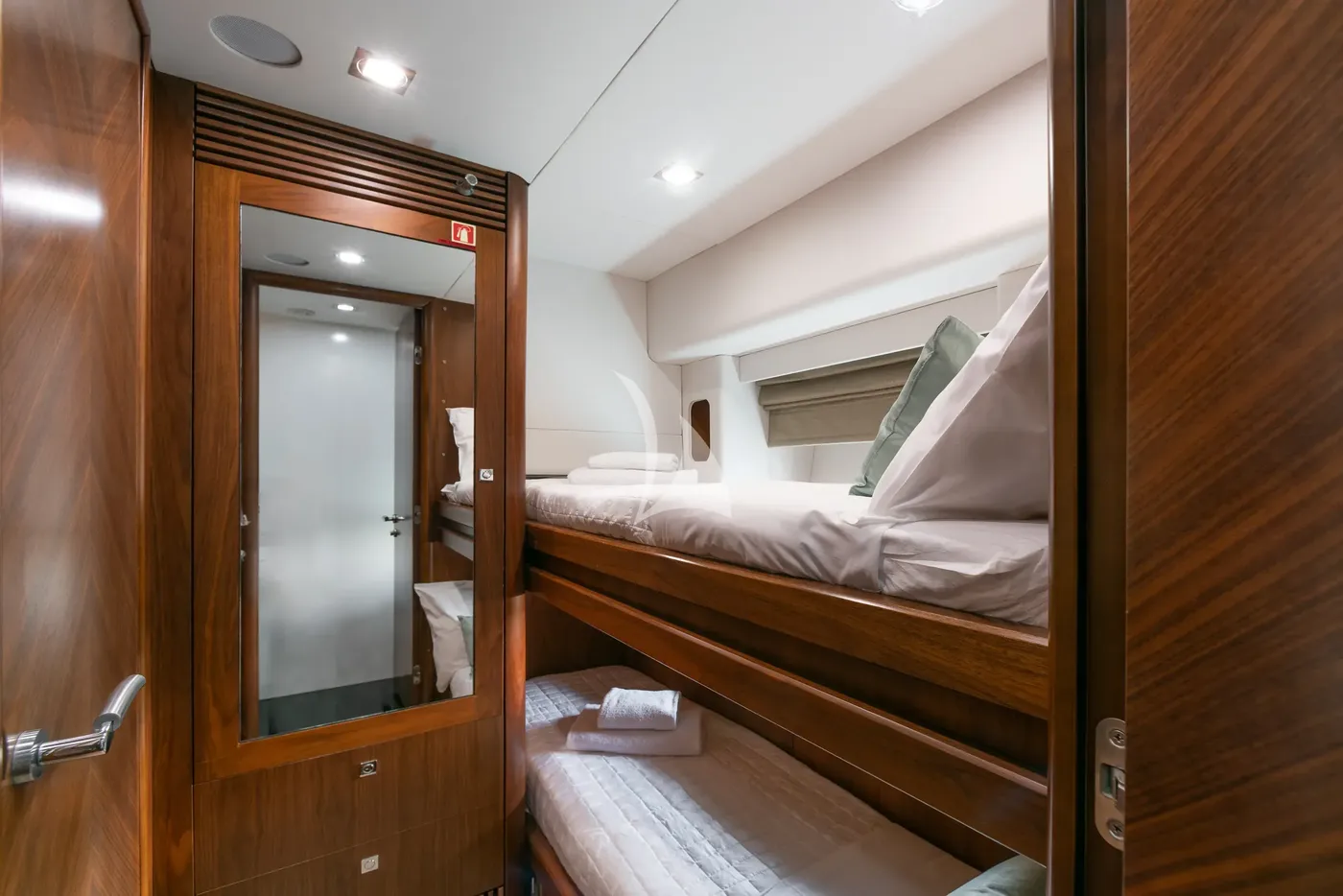 PHOENIX, cabins 2