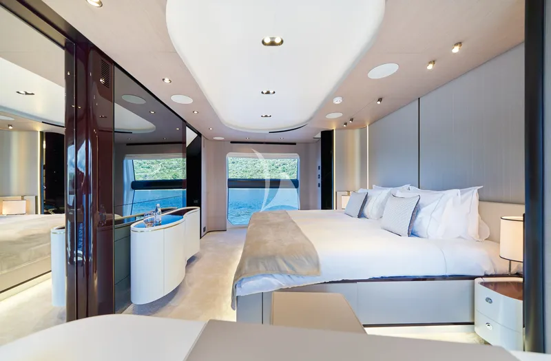 ALUMINIA TOO, cabins 2