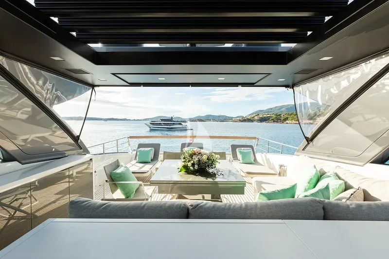 CLOUD IX, on deck 4