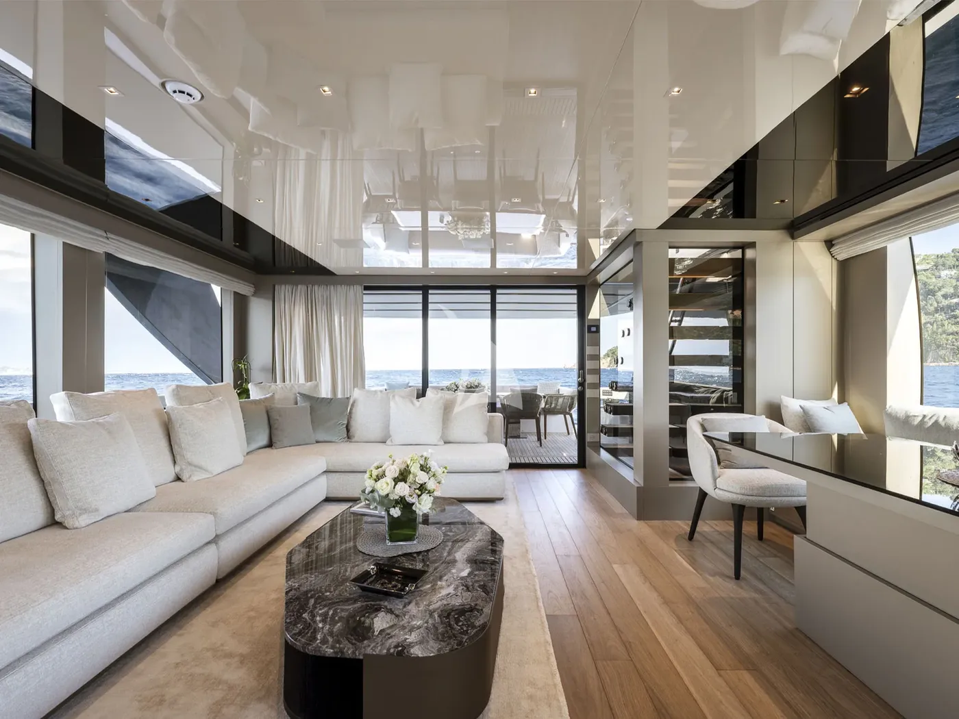 SUITU, inside 1