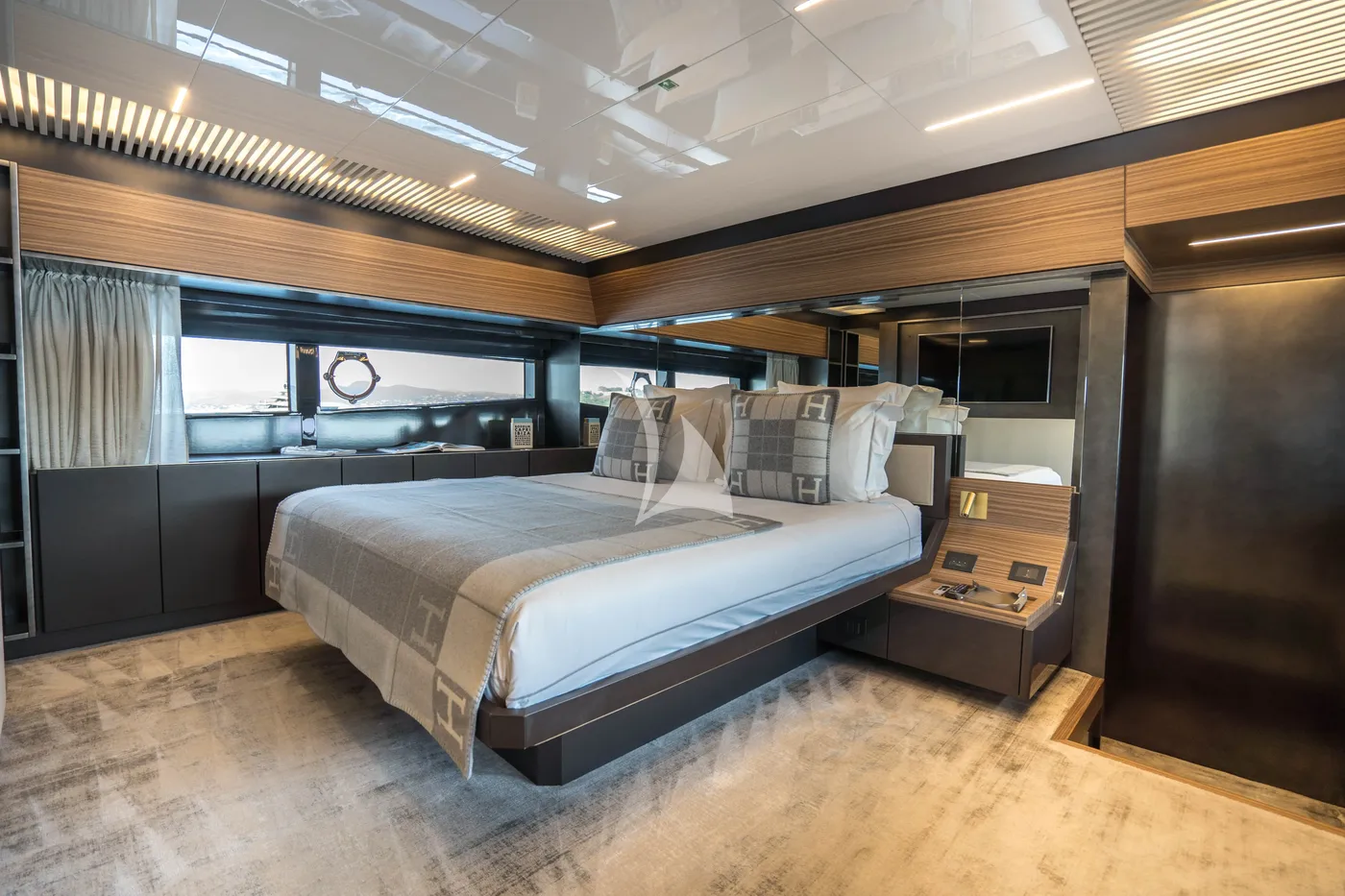 DADDY'S DREAM 2, cabins 1