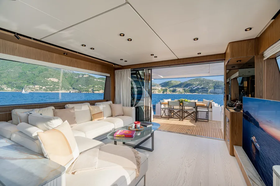 SEA DIAMOND, photos 1