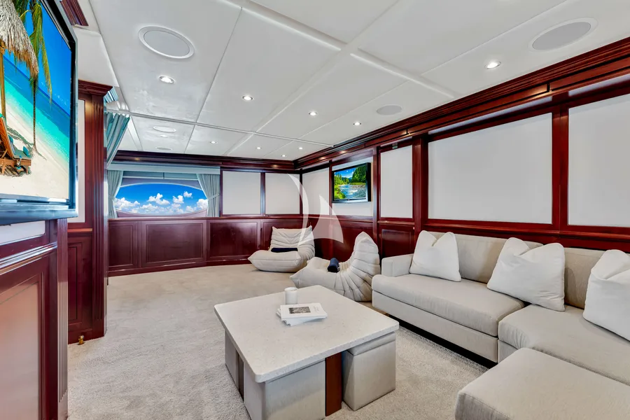 SWEET CAROLINE II, photos 3