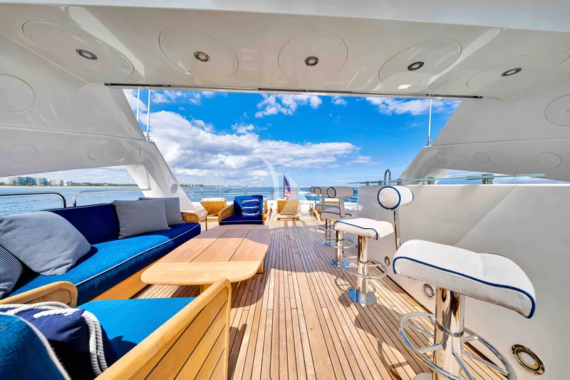 NATURAL 9, on deck 5