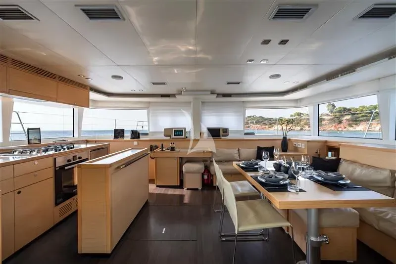 MOYA, inside 3