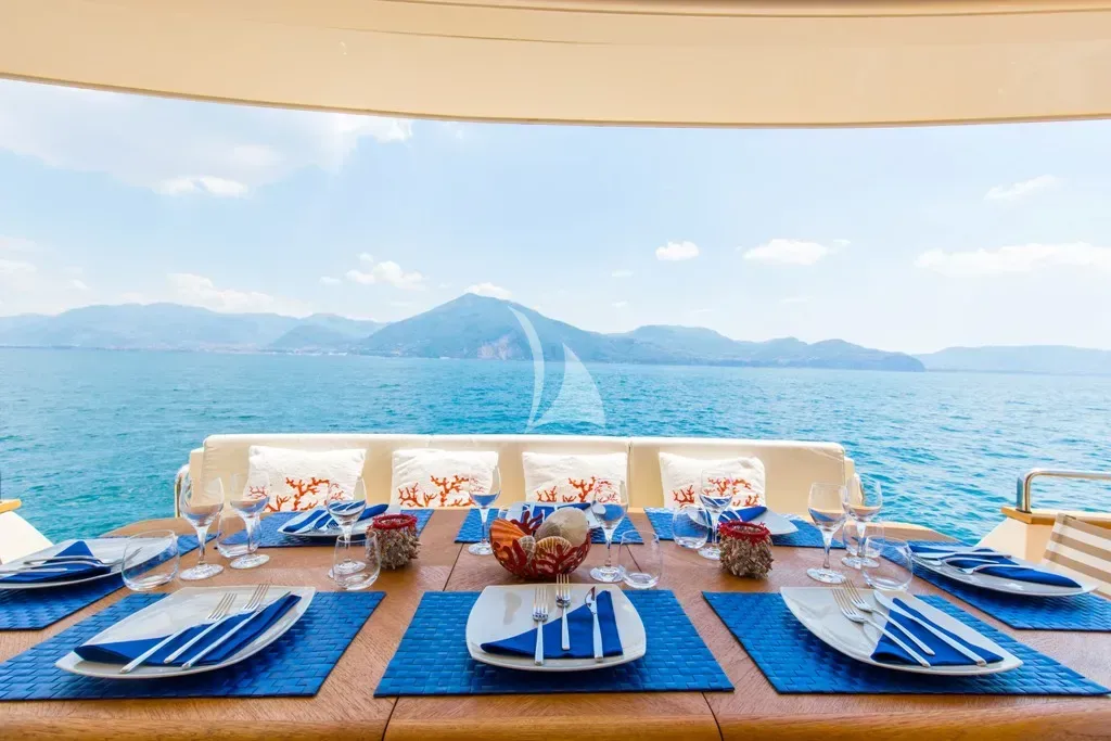 RIVIERA, inside 1