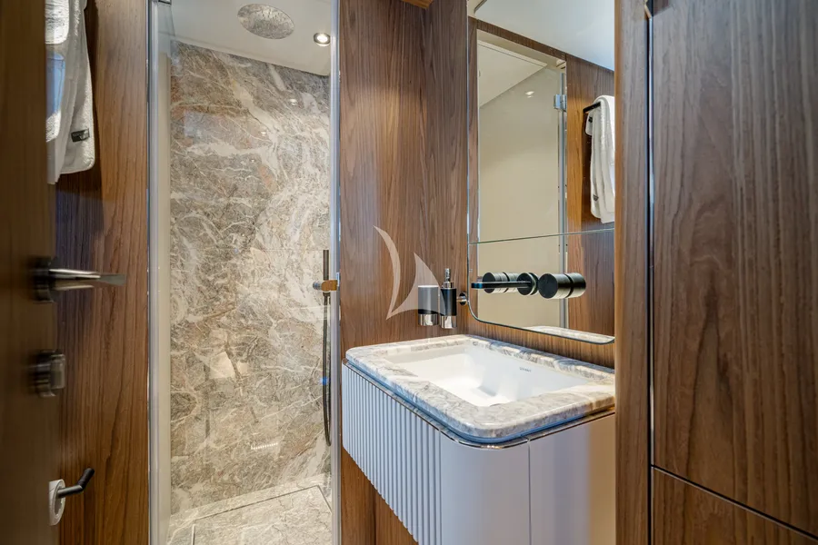 SEA DIAMOND, photos 2