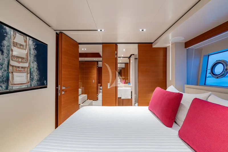 DIANA II, cabins 2