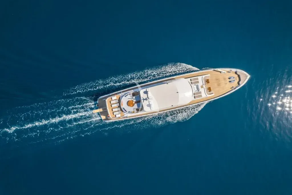 DEEP WATER, photos 1