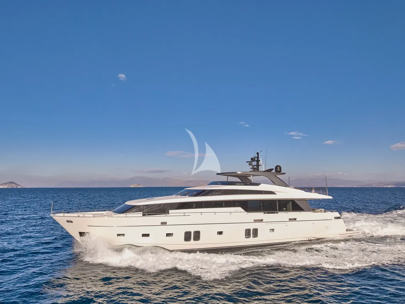GOLDEN YACHT, all photos 1