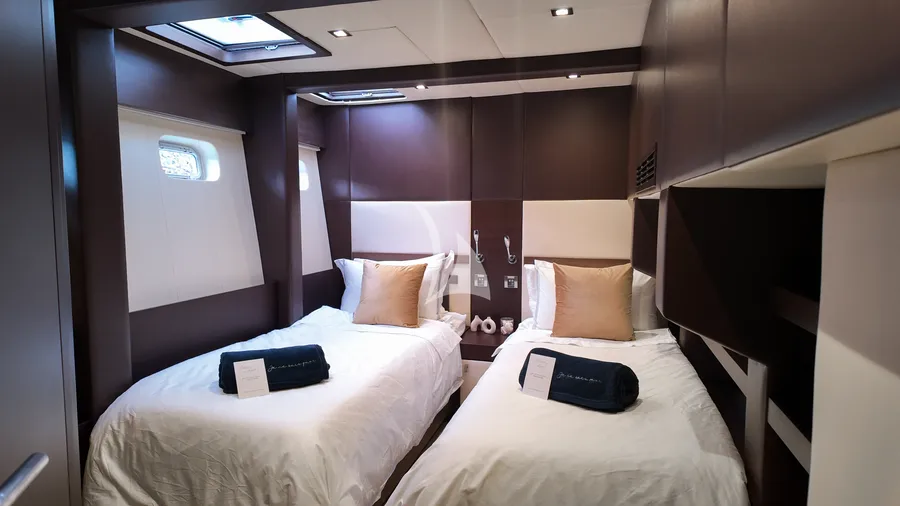 S/Y FENG, photos 3