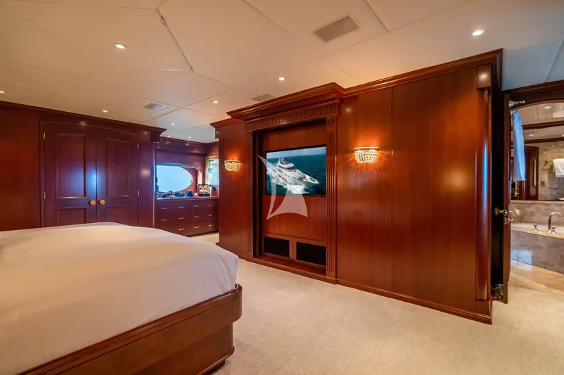 RELENTLESS, cabins 4