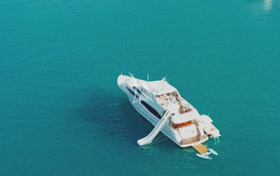 CAMILLE, on deck 5