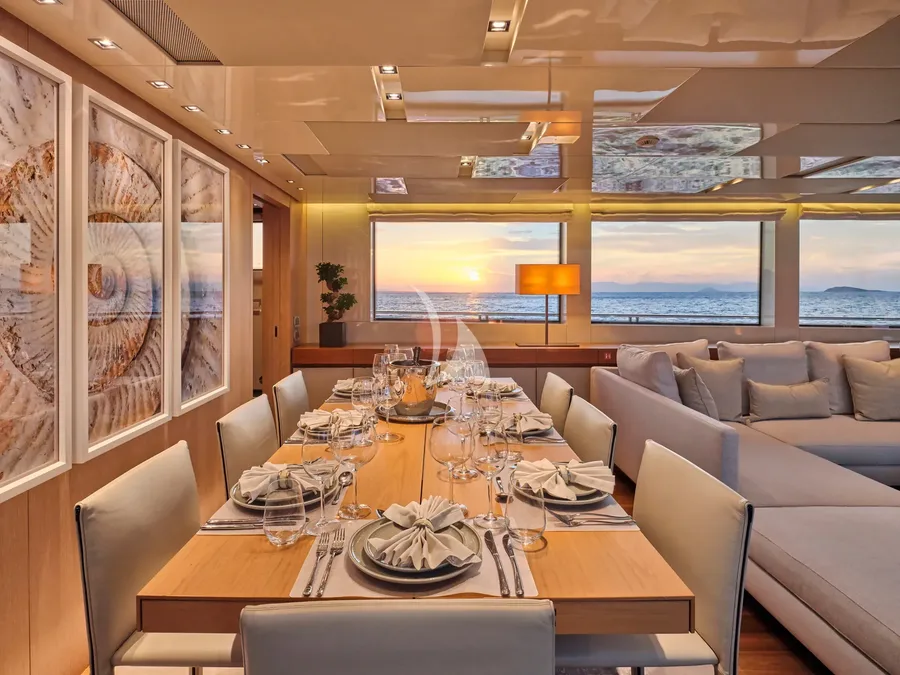 GOLDEN YACHT, photos 1