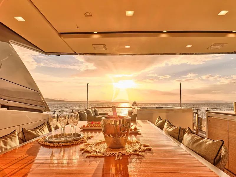 GOLDEN YACHT, more 3