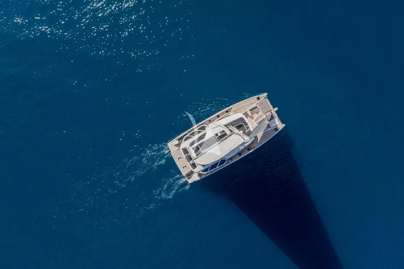 CAPRI | THIRA 80, on deck 5