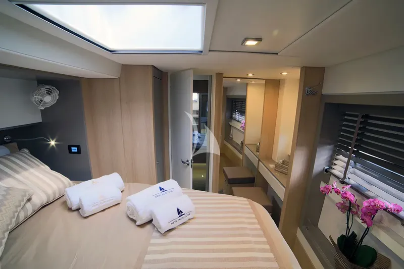 NEW HORIZONS 3, cabins 4