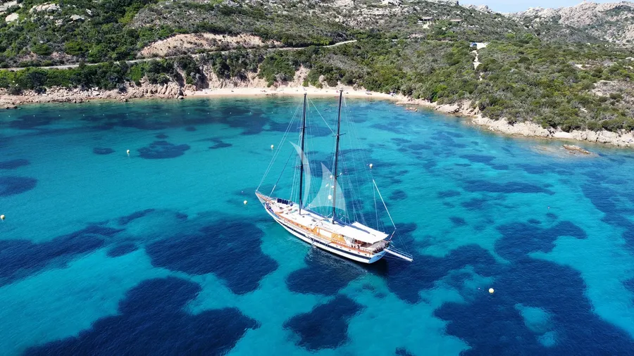 ELIANORA, photos 1