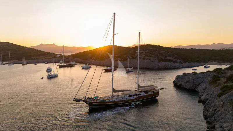 LA BELLA VITA, on deck 3