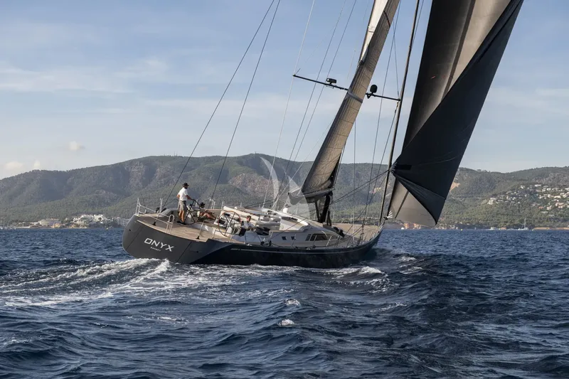 ONYX, on deck 3