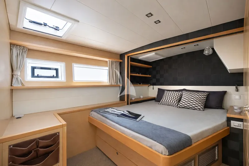 ROYAL FLUSH, cabins 4