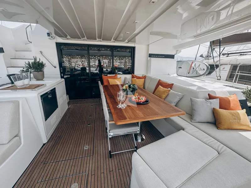 AURELIA, inside 3