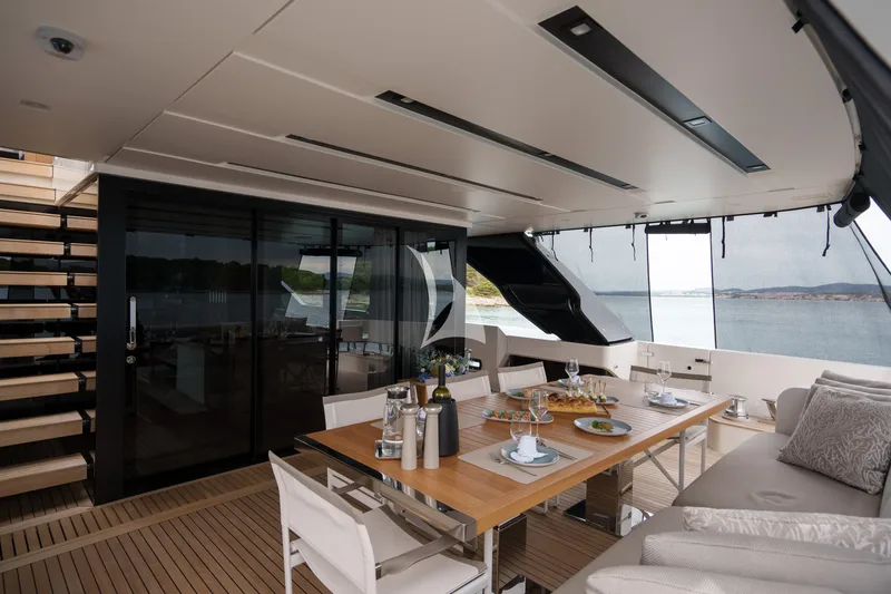DESTINO, inside 3