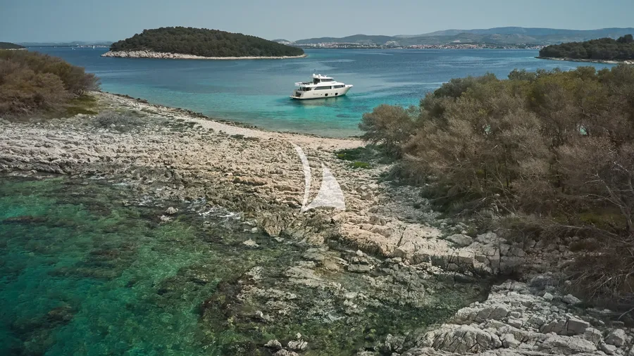 FERRETTI, photos 3