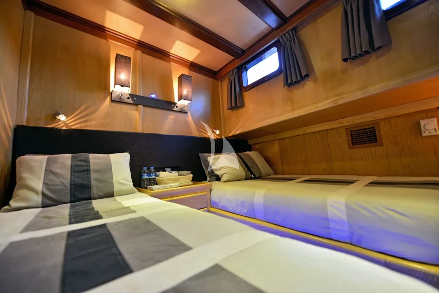 DERIN DENIZ, cabins 6