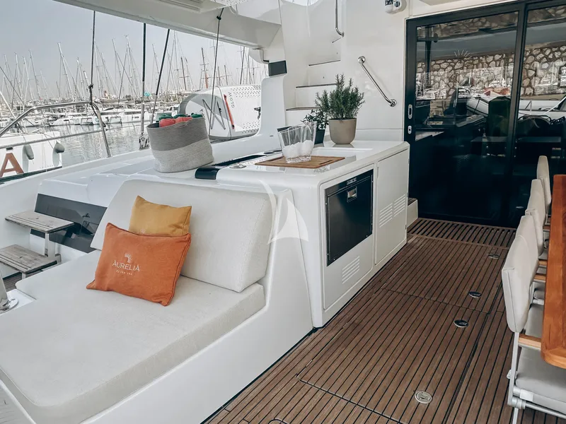 AURELIA, inside 5
